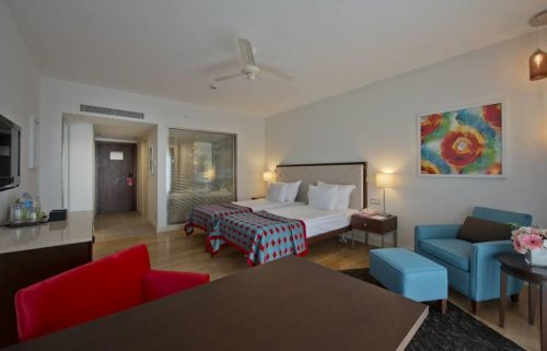 Lara Barut Collection 2026