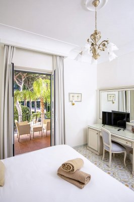 Hotel La Reginella - Lacco Ameno