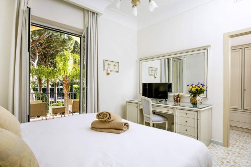 Hotel La Reginella - Lacco Ameno