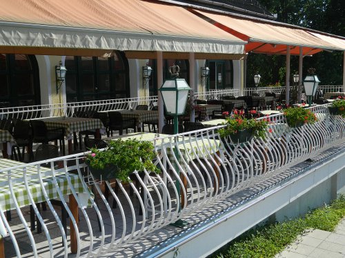 Hotel Familia přes květnový svátek autobusem