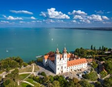 Hotel Familia autobusem