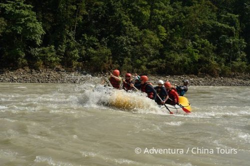 Rafting na nepálské řece Bheri