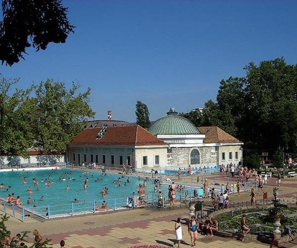 EGER & FLÓRA relax s vínkem