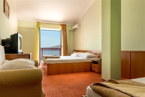 Hotel Zagreb (Karlobag)