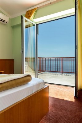 Hotel Zagreb (Karlobag)