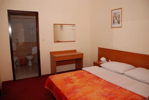 Hotel Zagreb (Karlobag)