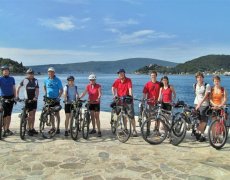 Národní parky a moře Černé Hory na kole