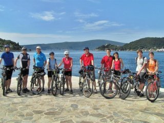 Národní parky a moře Černé Hory na kole