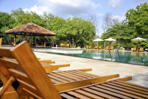 AMAYA LAKE KANDALAMA DAMBULLA 4