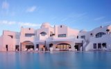 Katalog zájezdů, Anantara Santorini Abu Dhabi Retreat