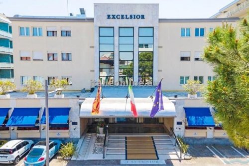 Hotel Excelsior
