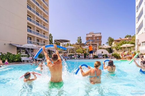 Nautilus Family Hotel