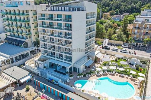 Nautilus Family Hotel