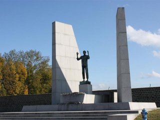 Koncentrační tábor Mauthausen a historický Linec