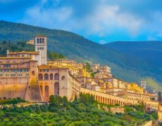 Střední Itálie a Umbrie mezi středověkem a vrcholnou renesancí