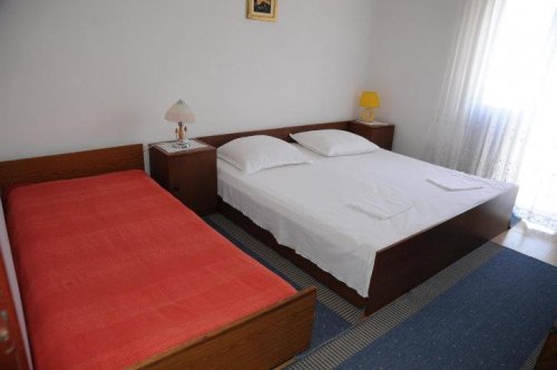Gradac - studia a apartmány - busem