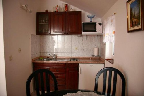 Gradac - studia a apartmány - busem