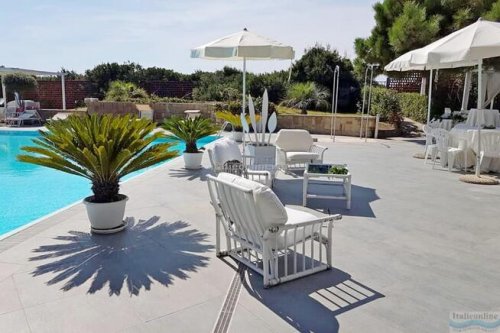 Hotel Domizia Palace