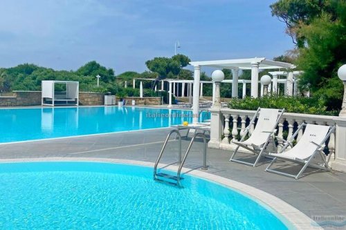 Hotel Domizia Palace