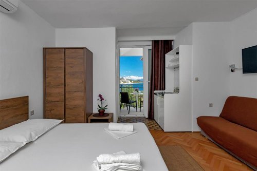 Vila Paško - Podgora - autobusem