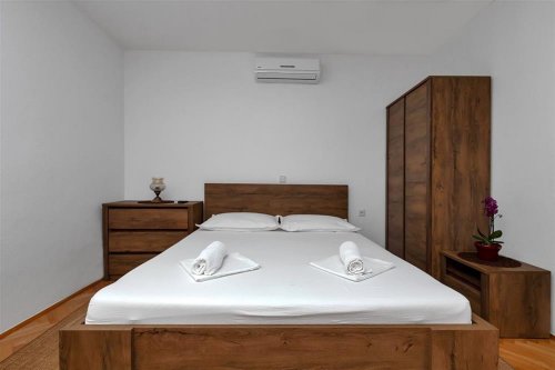 Vila Paško - Podgora - autobusem