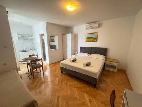 Vila Paško - Podgora - autobusem