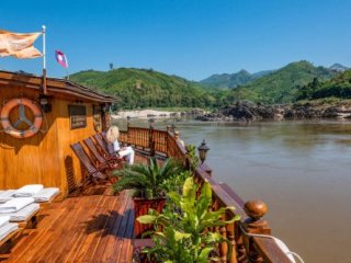 Plavba butikovou lodí po Mekongu, Thajsko / Laos Plavba butikovou lodí po Mekongu, Thajsko / Laos