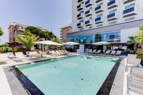 Hotel Due Mari s bazénem Rimini Miramare
