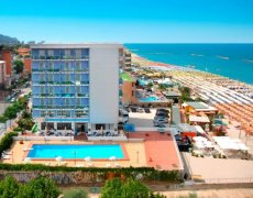 Hotel Majestic s bazénem Pesaro