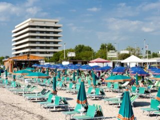 Hotel Cormoran s bazénem Hotel Cormoran s bazénem