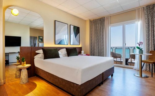 Hotel Charlie in Pesaro - Pesaro