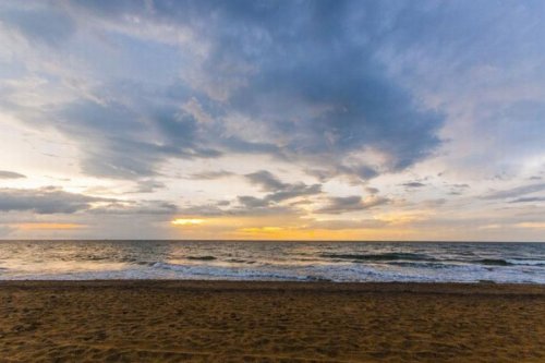 CAMELOT BEACH HOTEL 3