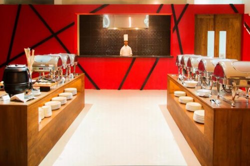 CAMELOT BEACH HOTEL 3