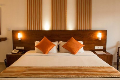 CAMELOT BEACH HOTEL 3