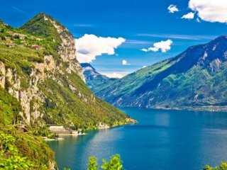 Přírodní krásy v okolí jezera Lago di Garda s koupáním