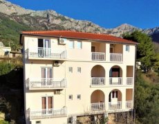 Villa Tina (apartmány s vlastním stravováním)