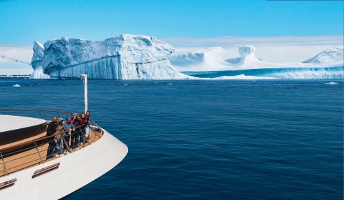 Antarctic Peninsula: Crossing the Circle (World Voyager)