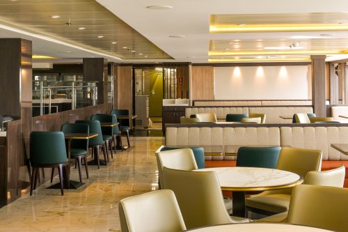 Antarctic Express: Fly South, Sail North (World Voyager)