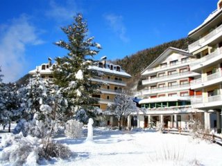 6denní zájezd (denní přejezd) s dopravou, polopenzí a skipasem v ceně – hotel Urri 6denní zájezd (denní přejezd) s dopravou, polopenzí a skipasem v ceně – hotel Urri