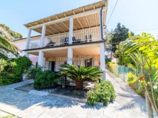 Appartamenti Procchio