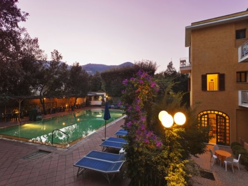 Hotel Cleopatra s bazénem