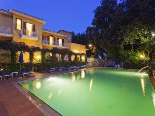 Hotel Cleopatra s bazénem