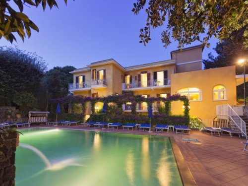 Hotel Cleopatra s bazénem