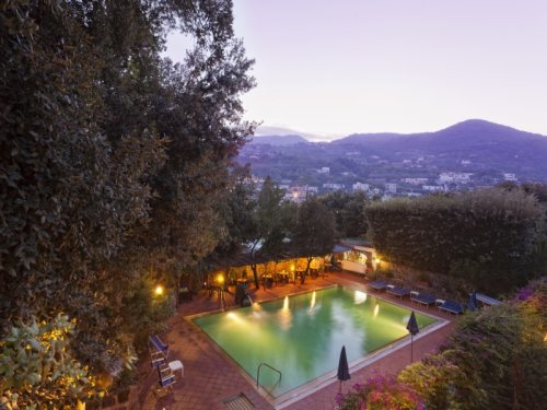 Hotel Cleopatra s bazénem