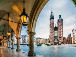 PAMÁTKY KRÁLOVSKÉHO MĚSTA KRAKOVA PAMÁTKY KRÁLOVSKÉHO MĚSTA KRAKOVA
