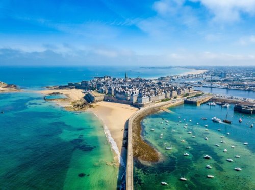 Francie - Normandie a Bretaň, 2026, letecky