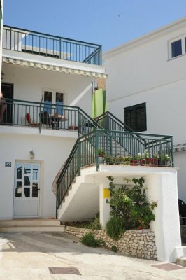 Gradac - studia a apartmány - busem