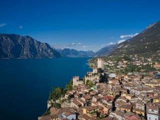 Autobusový Zájezd K Jezeru Lago Di Garda Autobusový Zájezd K Jezeru Lago Di Garda
