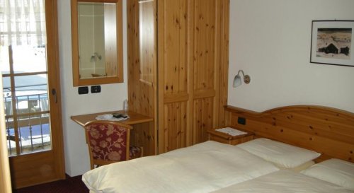 Free Ski Garni Baita Cecilia