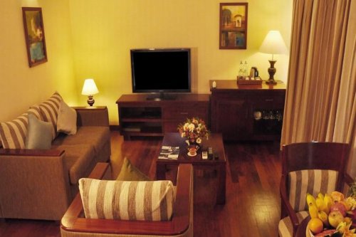 THE PALMS HOTEL 4